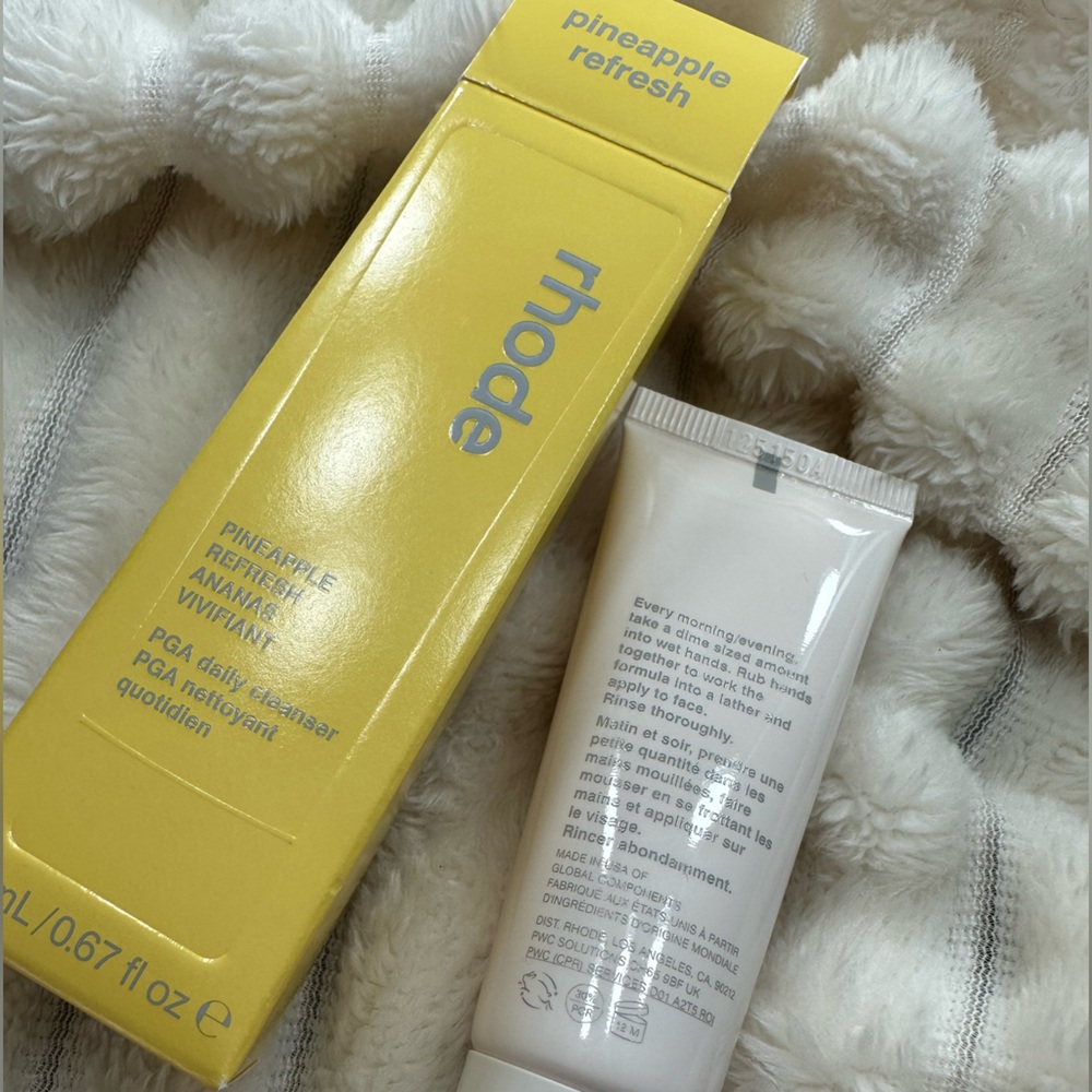 RHODE Pineapple Refresh Cleanser - 20 mL - Picture 4 of 5